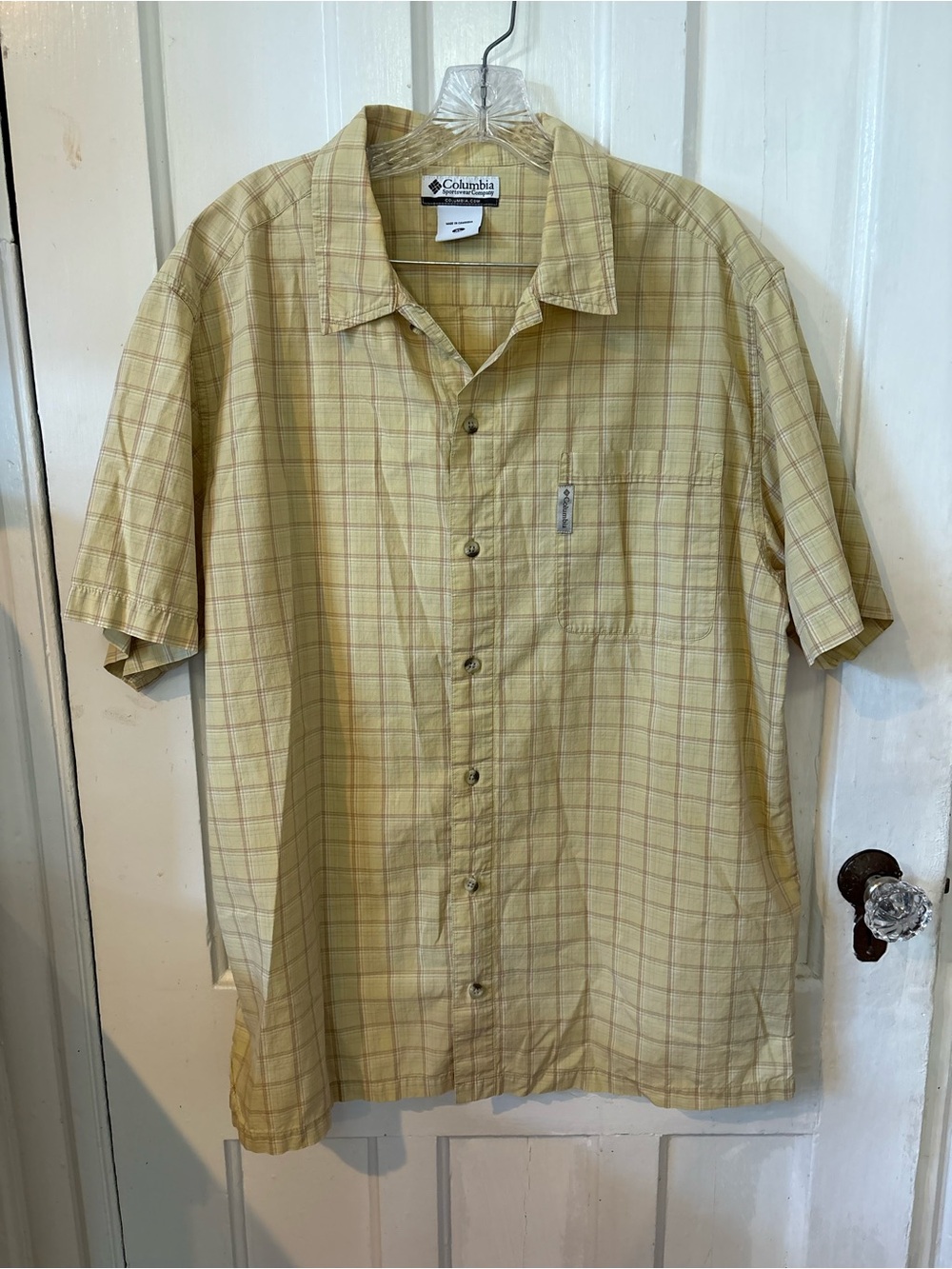 Columbia Men’s Short-Sleeve Button-Down Shirt in Pale Yellow Plaid